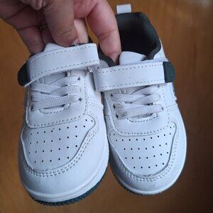 Toddler sneakers size 5